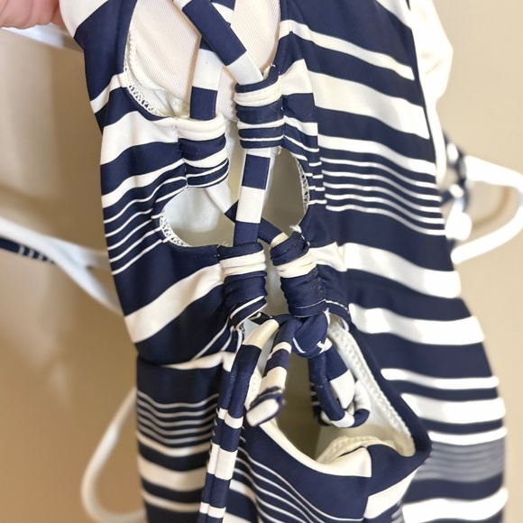 $9🎅🏼 Aerie Navy Blue & White Striped One Piece Swimsuit w Lace Up Sides *LONG* - Picture 7 of 10